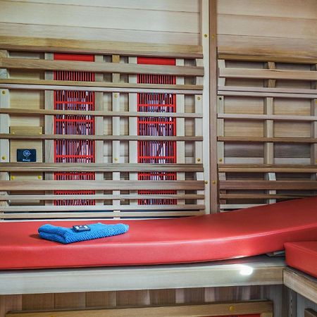Nice Home In Heinkenszand With Sauna Esterno foto